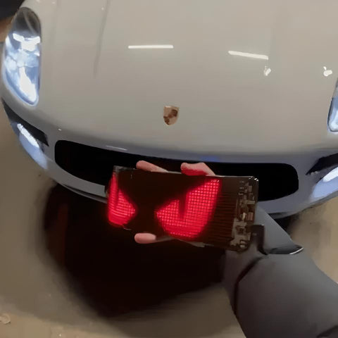 Schermo LED Animato Per Auto – Messaggi Ed Emojis Personalizzati