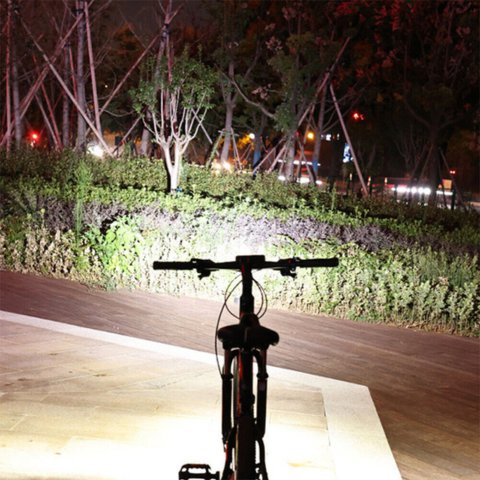 Fahrradlenkerlampe – Wiederaufladbar und wasserdicht 