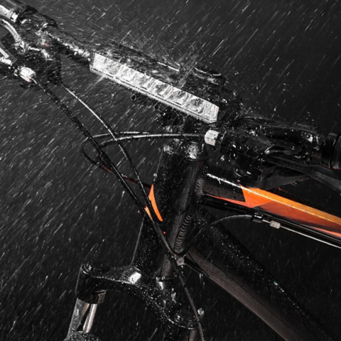 Fahrradlenkerlampe – Wiederaufladbar und wasserdicht 