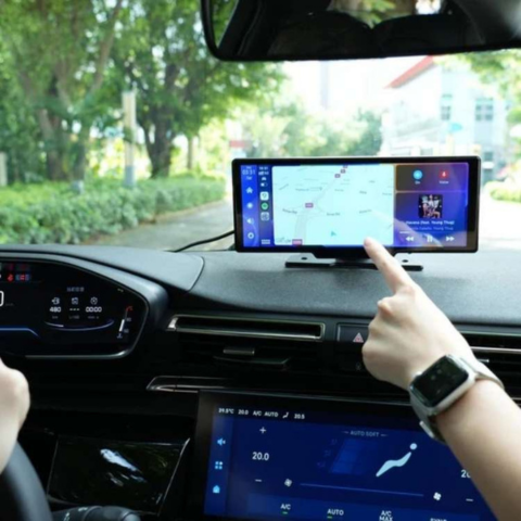Ecran Mașină Inteligentă – Navigare Ușoară și Cameră Integrată 