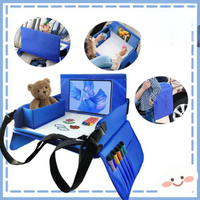 Resebord för bilstol för barn — Komfort och integrerad förvaring 